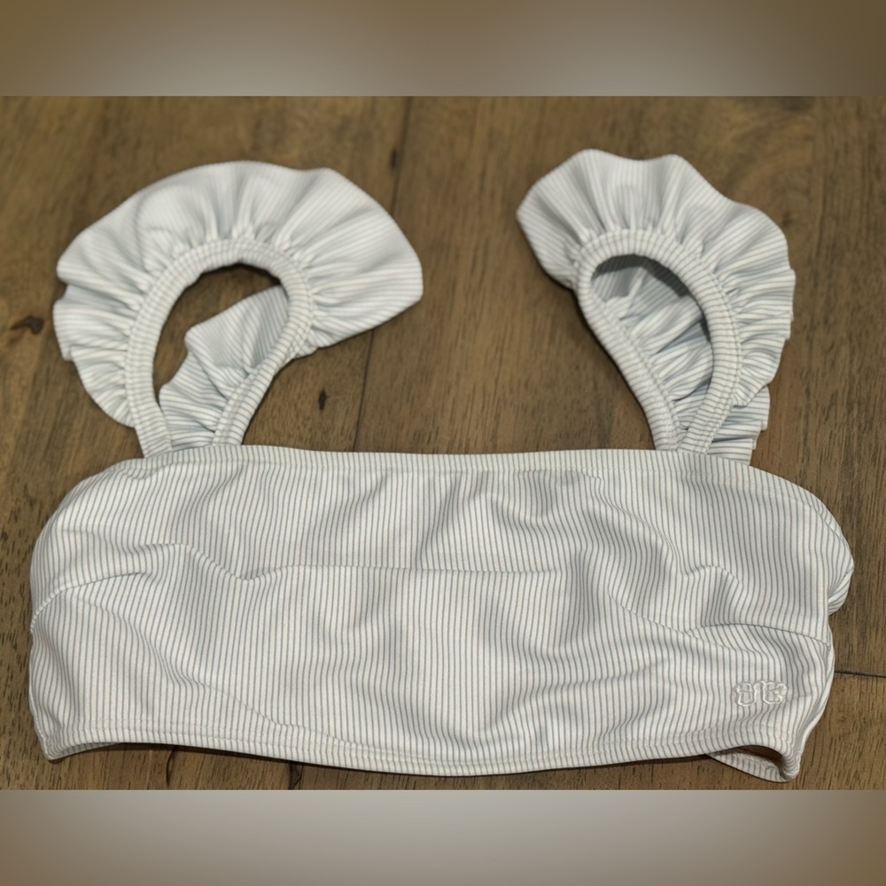 🌸 4 for $30 Albion XS Bikini Top Striped Ruffle White and Light Blue
